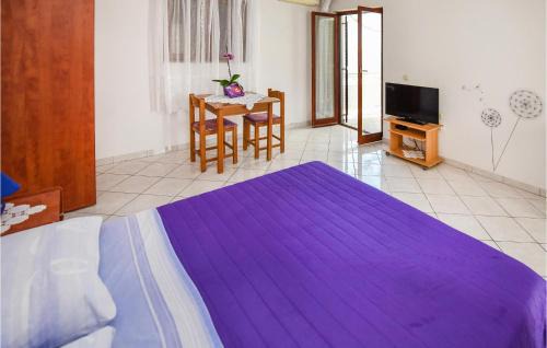 Kustici Apartment | Cozy Apartment In Kustici With Wifi