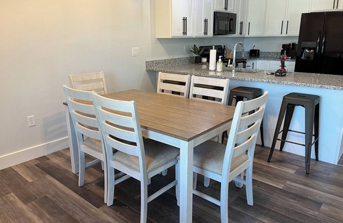 Lake City Apartment | Cozy Apartment in Lake City, only minutes from the baseball fields and food!