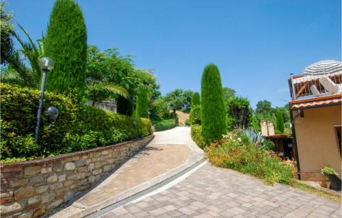 Monte Rinaldo Apartment | Cozy Apartment In Monte Rinaldo