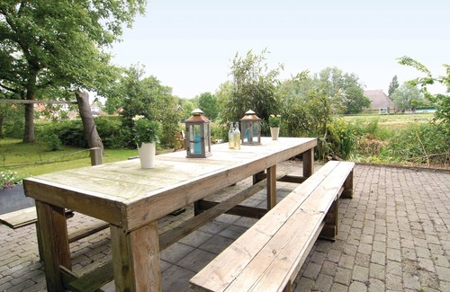 Molkwerum Apartment | Cozy apartment in Molkwerum with WiFi