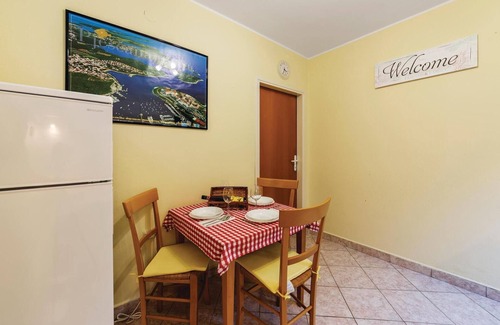 Vinkuran Apartment | Cozy apartment in Pula with WiFi