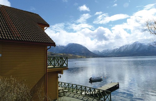 Rosendal Apartment | Cozy apartment in Rosendal with sauna
