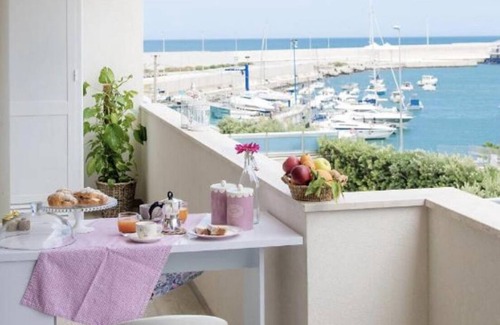 Monopoli Apartment | Cozy apartment in the heart of Monopoli, with large veranda overlooking the sea!