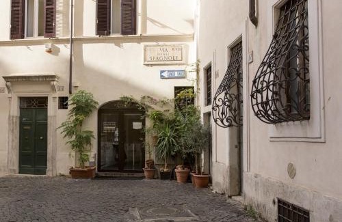 Rione VIII Sant'Eustachio Apartment | Cozy apartment in via degli Spagnoli - FromHometoRome