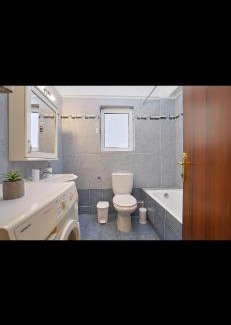 Keratsini-Drapetsona Apartment | Cozy apartment next to the port!