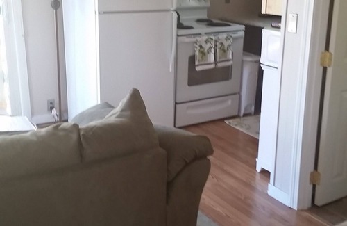 Jackson Apartment | Cozy Apartment Overlooking Mount Washington in Rural Country Setting