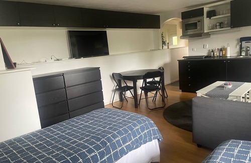Farsta Apartment | Cozy apartment in a nice and quiet residential area close to nature.