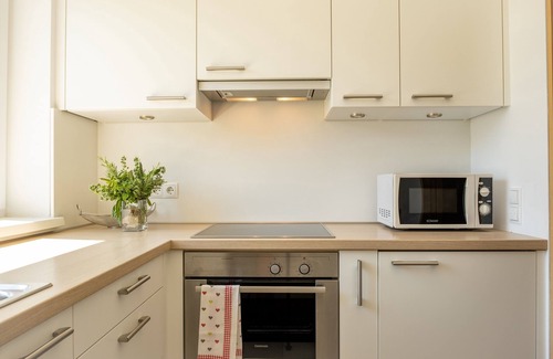 Gries - Quirein Apartment | Cozy Apartment “Urbanhof - Lagrein” with Mountain View, Wi-Fi & Balcony