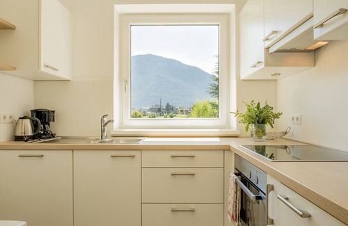 Gries - Quirein Apartment | Cozy Apartment “Urbanhof - Lagrein” with Mountain View, Wi-Fi & Balcony