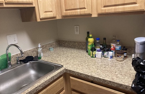 Paradise Apartment | Cozy apartment in District Heights with Heat, WiFi, a pool and a gym.