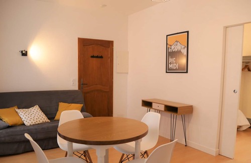 Argeles Gazost Apartment | Cozy apartment with terrace