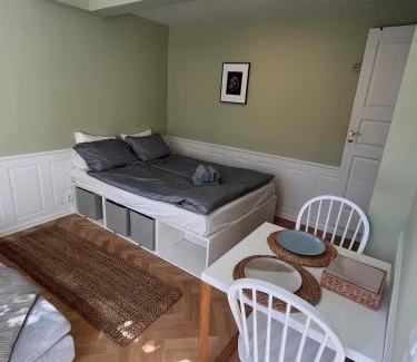 Toyen Apartment | Cozy apartment with backyard and close to public transport