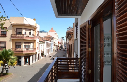 Historical Center Condo | Cozy apartment with balcony facing the Plaza de la Concepción, ideal for families.
