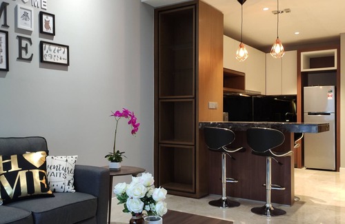 Medan Tuanku Apartment | Cozy Apartment with Spectactular Skyline View of the City