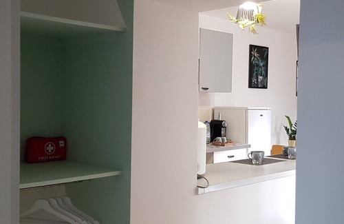 Champrosay Apartment | Cozy apartment with terrace and garden in a residential area