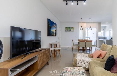 Porto Belo Apartment | Cozy Apt 550m from the Beach in Porto Belo LNB502