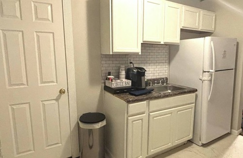 Constable Hook Apartment | Cozy apt in Bayonne, 2 min walk to rail to NYC