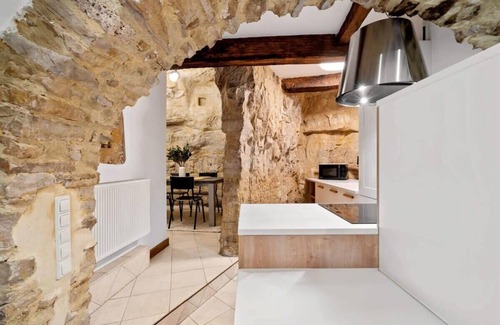 Ville Haute Apartment | Cozy Apt w/Smart TV, Elevator & Equipped Kitchen