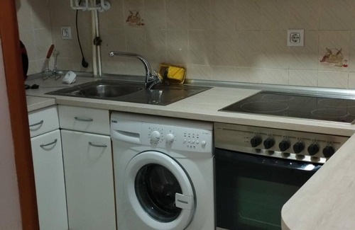 Jaca Apartment | Cozy Apt with Pool in Quiet Area Near Jaca Ice Palace - Parking Included