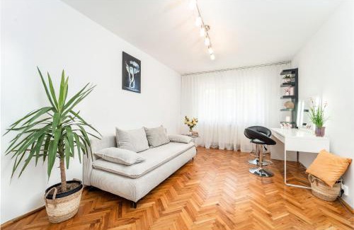 Calea Sever Bocu Apartment | Cozy Artists Home apartment - by Open House apartments