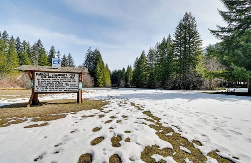 Paradise Estates Cottage | Cozy Ashford Home - 5 Mi to Rainier Nat'l Park!