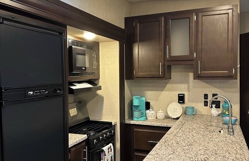 Sherkston House | Cozy at Cliffviewn