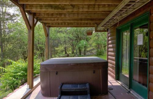 Athens House | Cozy Athens Cabin on the Lake with Hot Tub & Backyard
