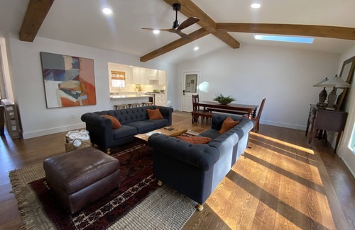 Athens House | Cozy Athens Retreat- All Decked Out with Pond View-7 miles from Dwntwn