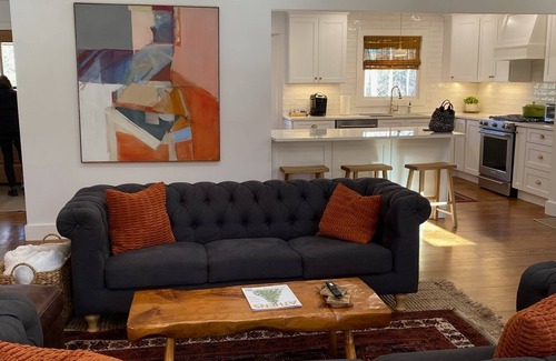 Athens House | Cozy Athens Retreat- All Decked Out with Pond View-7 miles from Dwntwn