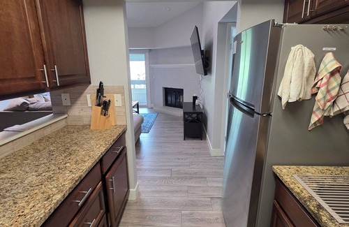 Aurora Condo | Cozy Aurora Condo with 2 Full Bathrooms!