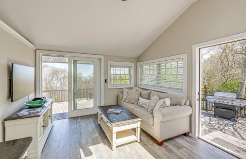 Baiting Hollow House | Cozy Baiting Hollow Bungalow Views, Walk to Beach