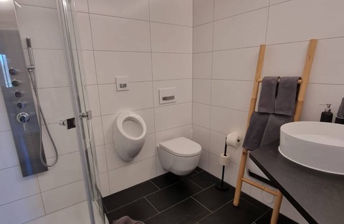 Toster Apartment | Cozy balcony apartment for 4 people with a view of the castle & mountains