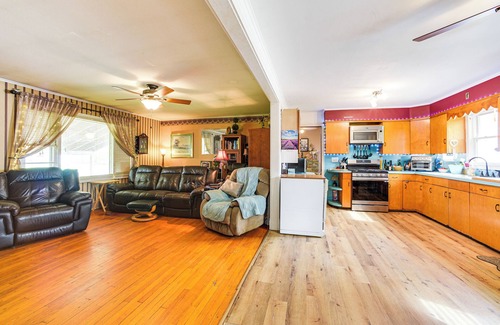 Malta House | Cozy Ballston Spa Home w/Fenced Yard!