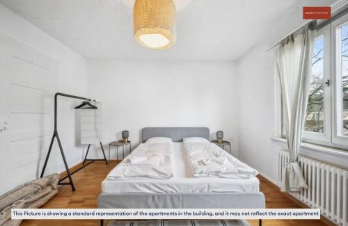Meilen District Apartment | Cozy & Basic 4-Bedroom Stay Near Zurich