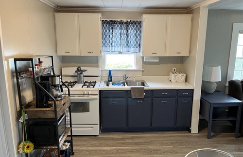 Slaughter Beach Cottage | Cozy Beach Front Cottage Pet Friendly