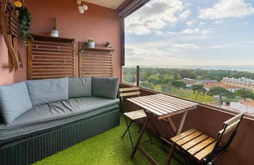 Costa de Caparica Apartment | Cozy beach studio retreat near Lisbon with Sea View