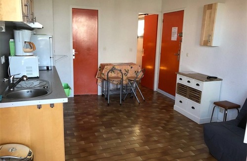 Port Leucate Apartment | Cozy Beachfront T2 Apartment with Cabin, Parking & Modern Amenities