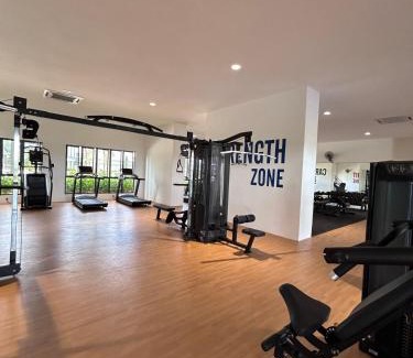 Kampung Bukit Dukong Apartment | Cozy black 3 bedroom , wifi , TVBox