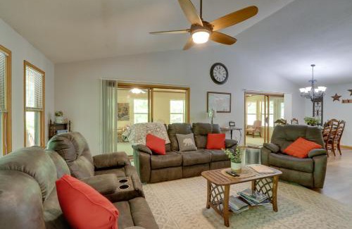 Blairsville House | Cozy Blairsville Cabin 2 Mi to Vogel State Park!