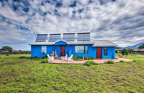 El Prado House | Cozy Blue Adobe with Steam Room 2 Mi from Taos!