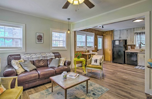 Starkville Cottage | Cozy Blue Cottage in Starkville Near Dtwn!