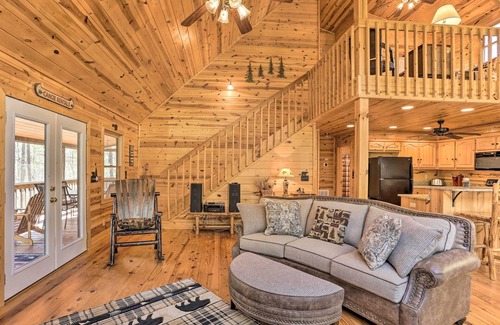 Raccoon Ridge Cabin | Cozy Blue Ridge Cabin w/Sauna & Trail Access!