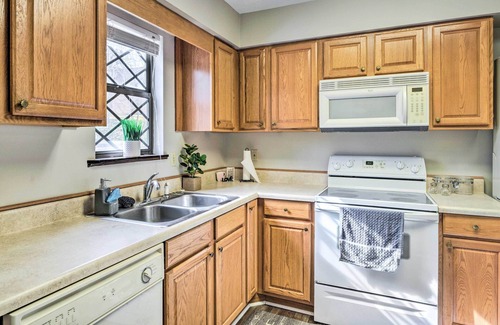 Burnsville Cabin | Cozy Blue Ridge Mtn Cabin w/Mountain Views!