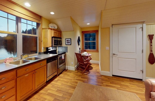 Lakeside Cabin | Cozy Boathouse On The Lake W/Spacious Dock. Boat access only