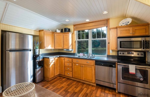 Lakeside Cabin | Cozy Boathouse On The Lake W/Spacious Dock. Boat access only