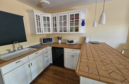 Blenman-Elm Apartment | Cozy BOHO Studio - Walk to UA and Banner - Great for Pet Lover - Private Park!