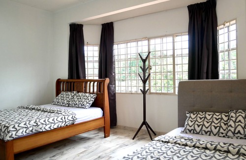 Taman Rakyat Villa | Cozy Bungalow at PD Villa with Pool by Elite Stay