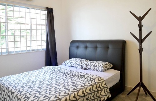 Taman Rakyat Villa | Cozy Bungalow at PD Villa with Pool by Elite Stay