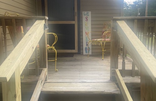 Gladwin House | Cozy bungalow bring your off road vehicle and snowmobiles.