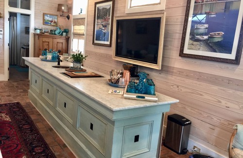 Long Beach House | Cozy bungalow charm!